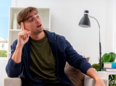 Молчалив — человек, который мало разговаривает