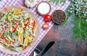 Салат из перца и болгарских помидоров