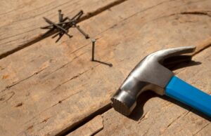 Где найти молоток в Гренни в Практике