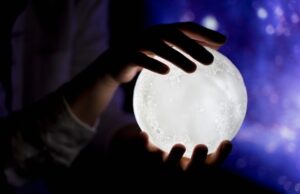 Луна в перевернутом положении: миф или реальность в Таро