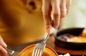 Жарка копченого сыра на сковороде