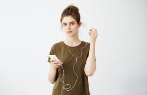 Почему один наушник Xiaomi не работает?