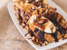 Орешки со сгущенкой в вафельнице: рецепт