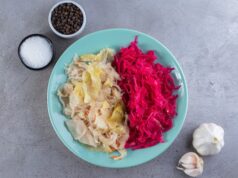 Салат из свеклы и квашеной капусты