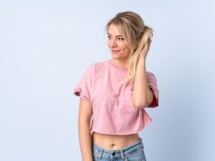 Почему горит левое ухо