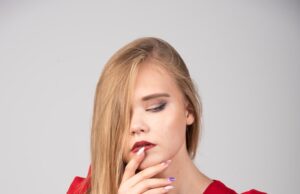 Выпадение ногтей во сне: толкование