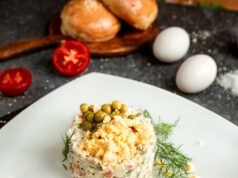 Оливье с красной рыбой: рецепт