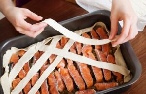 Рулетики из бекона: пошаговый рецепт