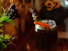 Шоколадный торт с орехами из моей кофейни