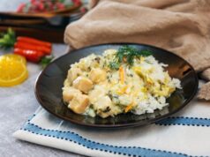 Салат из кальмаров, картофеля и яиц