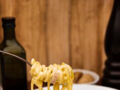 Спагетти в сливочном соусе с сыром