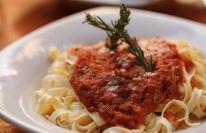 Паста болоньезе с фаршем: простой рецепт