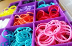 Сплетение фигурок из резинок