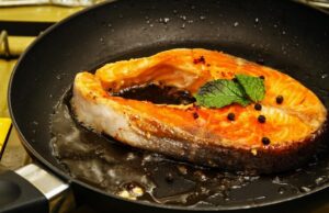 Вкусная скумбрия на сковороде: секреты приготовления