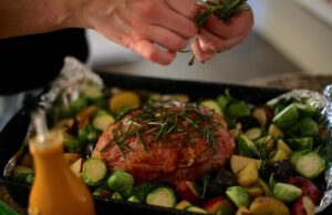 Приготовление подливки с мясом