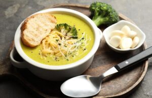 Куриный суп с брокколи и сыром