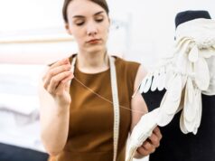 Вырез в плате Altium Designer