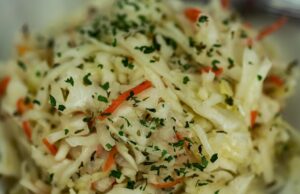 Простой рецепт свекольного салата из капусты