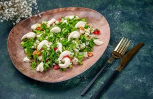 Постный салат с грибами шампиньонами