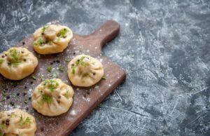 Картофельные пирожки с начинкой: рецепт