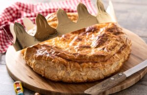 Рыбный пирог в духовке из консервов