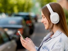 Беспроводные наушники: телефон распознает каждое ухо