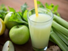 Смузи с сельдереем, яблоком и огурцом
