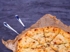 Хачапури с сыром и зеленью