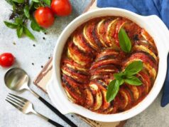 Голубцы в томатной пасте в кастрюле