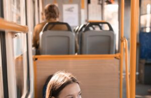 Толкование сна: Ехать на трамвае по городу