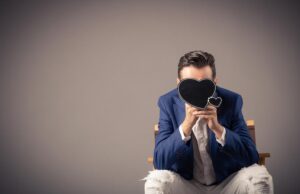 Гадание: Скучает ли мужчина по вам?