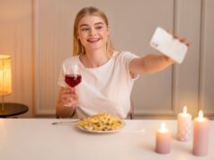 Как начать разговор с девушкой