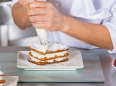 Бисквитные пирожные со сливочным кремом