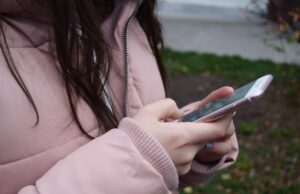 Подключение Алисы Лайт к телефону