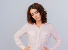 Приметы чесания внизу живота у женщин