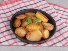 Молодая картошка в мундире в духовке