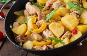 Куриное рагу с картошкой