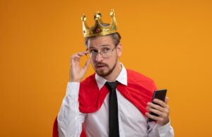 Король Кубков и Король Жезлов: Различия и Сходства