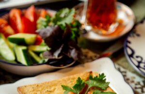 Бутерброд из тостового хлеба на сковороде