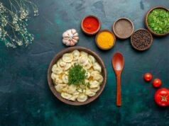 Вареники с жареным луком сверху