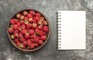 Земляника во сне: толкование и значение