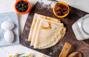 Классический рецепт дрожжевых блинов на молоке