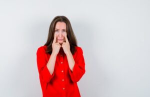 Кровь из десны во сне: толкование сна