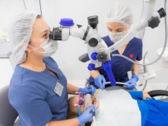 Первая профессиональная чистка зубов у ребёнка: когда и как её проводить