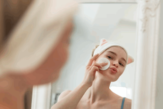 Как правильно очищать кожу лица: пошаговое руководство для каждого типа кожи