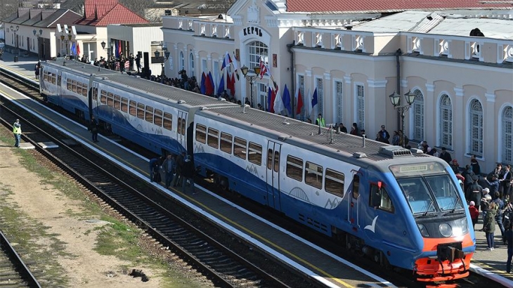 Первый рейс поезда Керчь–Анапа сняли с коптера